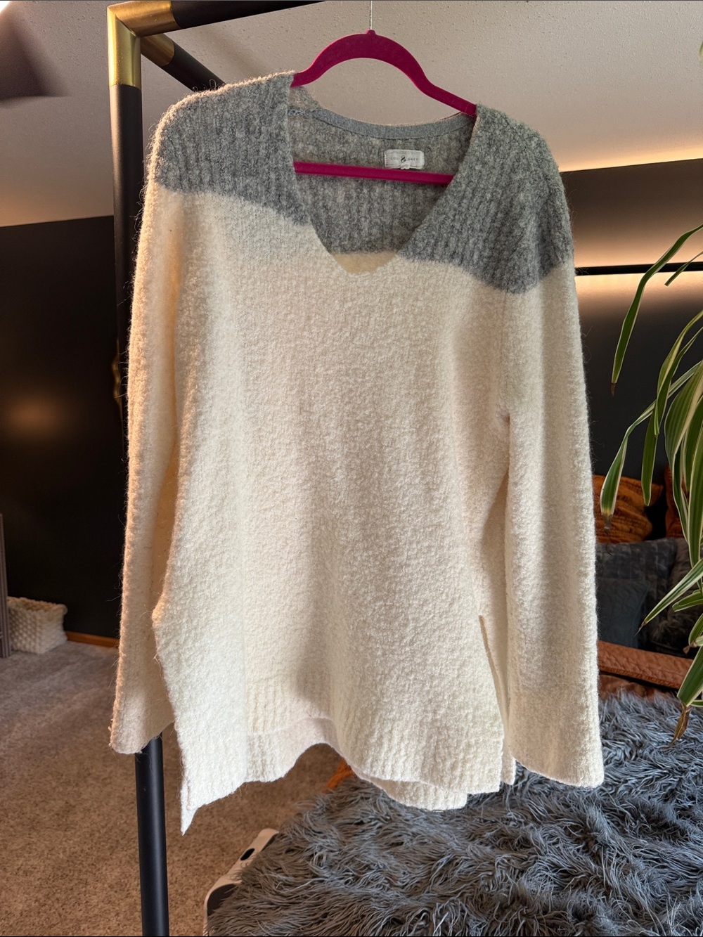 LOFT Two-Tone V-Neck Sweater in Cream and Gray